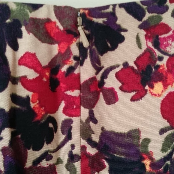 NWT Talbots Petite Pencil Skirt, Khaki Tan, Red & Purple Floral Print, size 6P - Picture 5 of 8